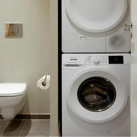 Apartament With Free Parking In *